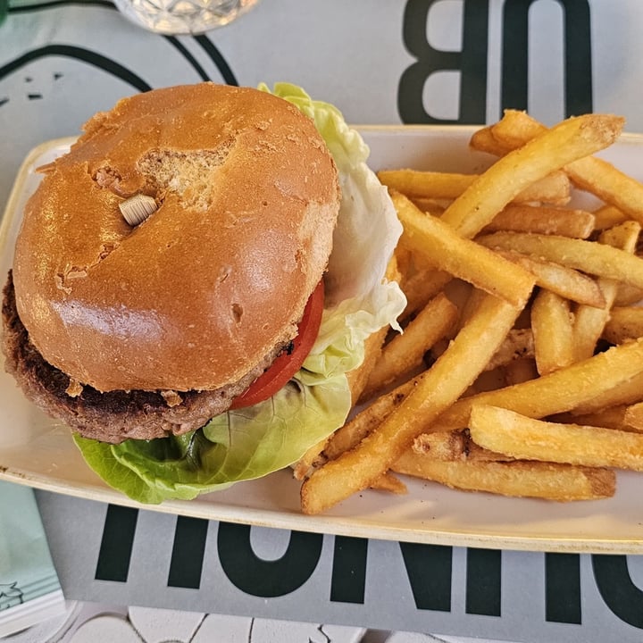 photo of Brunch Republic Riccione burger vegan shared by @domizia on  06 Aug 2025 - review