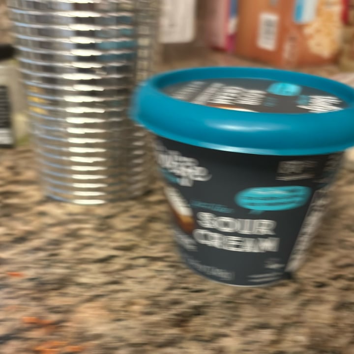 photo of H-E-B H-E-B Deli Plant Based Pesto Sauce shared by @elenaguijarro on  24 Jun 2024 - review