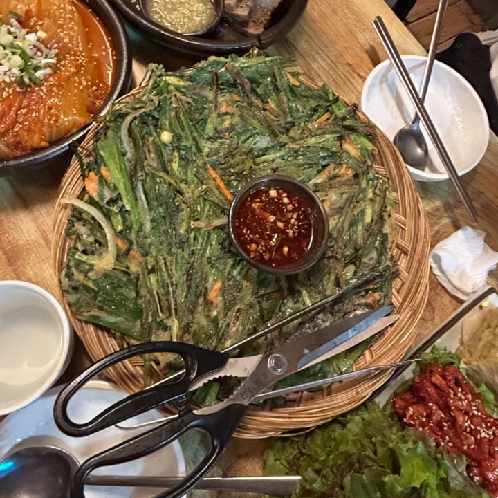 photo of Insadong Geujip chives pancake shared by @victorioussnail76 on  29 Dec 2023 - review