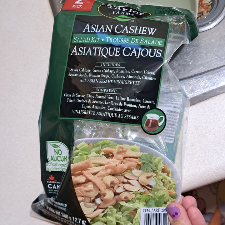 photo of Taylor Farms Asian Cashew Chopped Salad Kit shared by @svraphael88 on  23 Apr 2024 - review