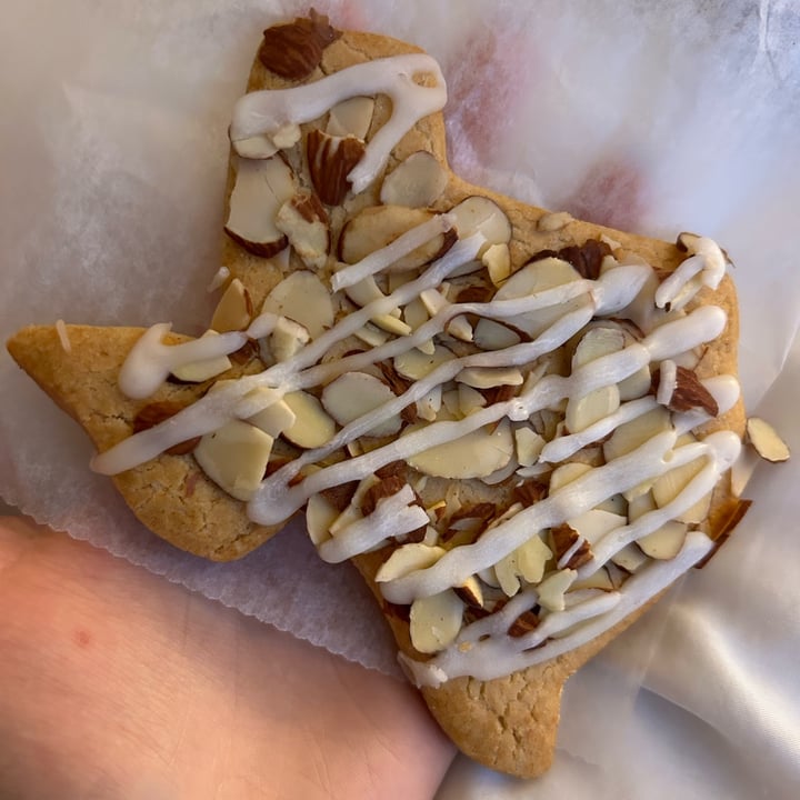 photo of Mr. Natural texas almond cookie shared by @alexisdani11 on  10 Dec 2023 - review