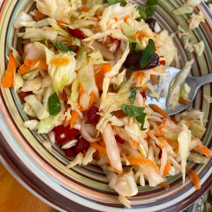 photo of Μανταλάκι Καφέ Μεζεδοπωλείο “Pikantiki Apo Tin Poli” Salad (Gabbage And Carrot Salad With Spicy Pepper) shared by @argiroulios on  07 Apr 2024 - review
