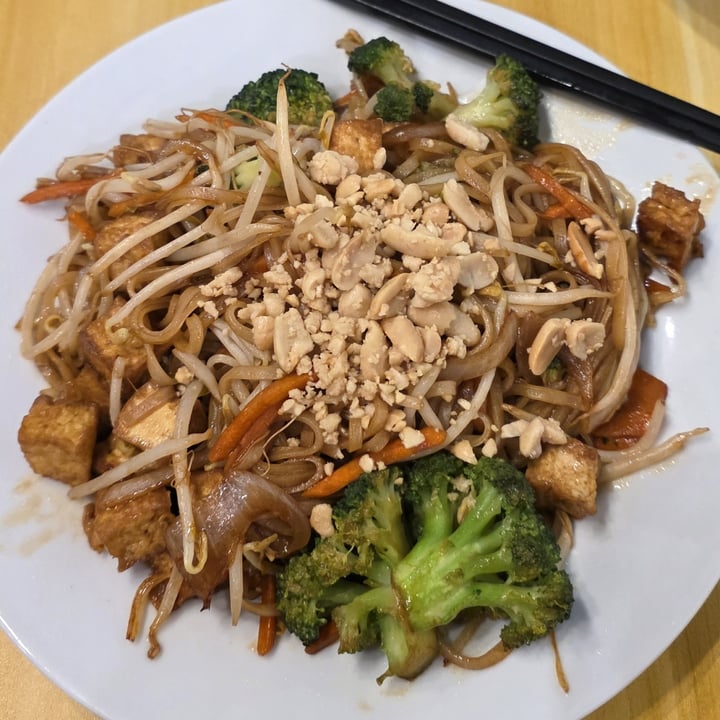 photo of Peak Cafe #49. Vege + Tofu Stir-Fried Vermicelli shared by @theveglife on  15 Oct 2025 - review