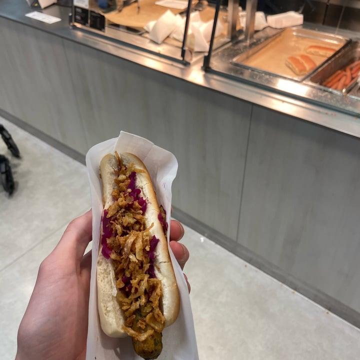 photo of Ikea Vegan Hot Dog shared by @conhambrelias on  17 Oct 2023 - review