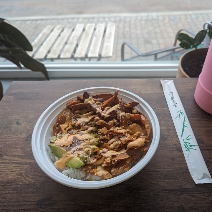 photo of Blendz Smoothie Shop Hawaiian Sushi Bowl shared by @nessafaery on  30 Apr 2024 - review