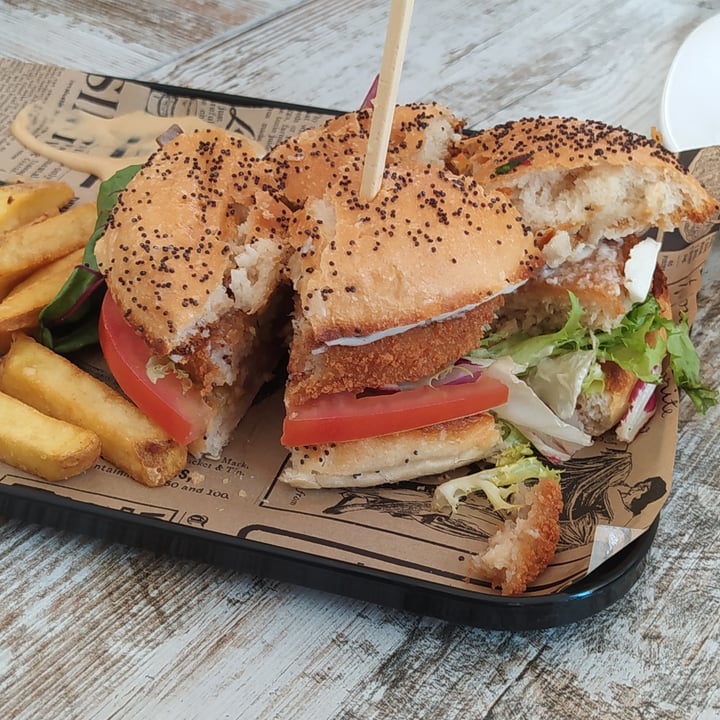 photo of Bioloco Hamburguesa Veggie Chicken shared by @h3lena on  28 Sep 2023 - review