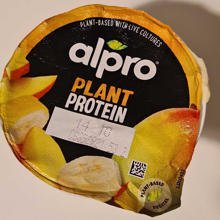 photo of Alpro "Plant protein" yaourt goût mangue shared by @wildbird on  03 Oct 2024 - review