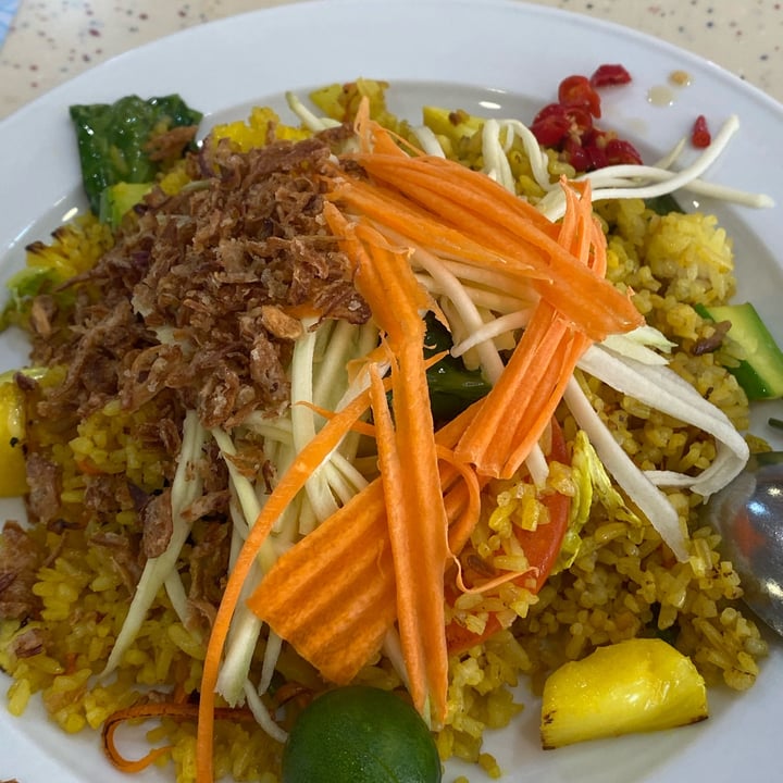 photo of Muen Wang Thai Kitchen Pineapple fried rice shared by @theveganduck on  11 Oct 2023 - review