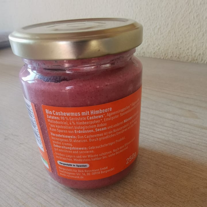 photo of enerBio Cashewmus Himbeere shared by @thegluttonoussloth on  29 Apr 2025 - review