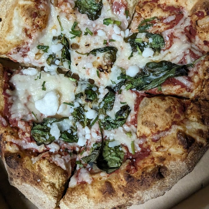 photo of Mellow Mushroom Pizza shared by @mari84 on  09 Feb 2024 - review