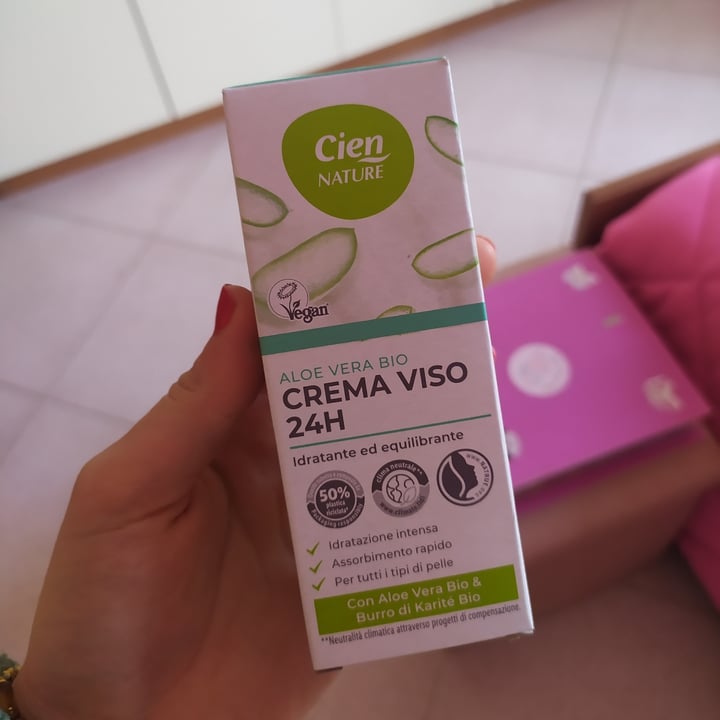 photo of Cien Crema Viso 24H shared by @fraveganita on  14 Apr 2024 - review