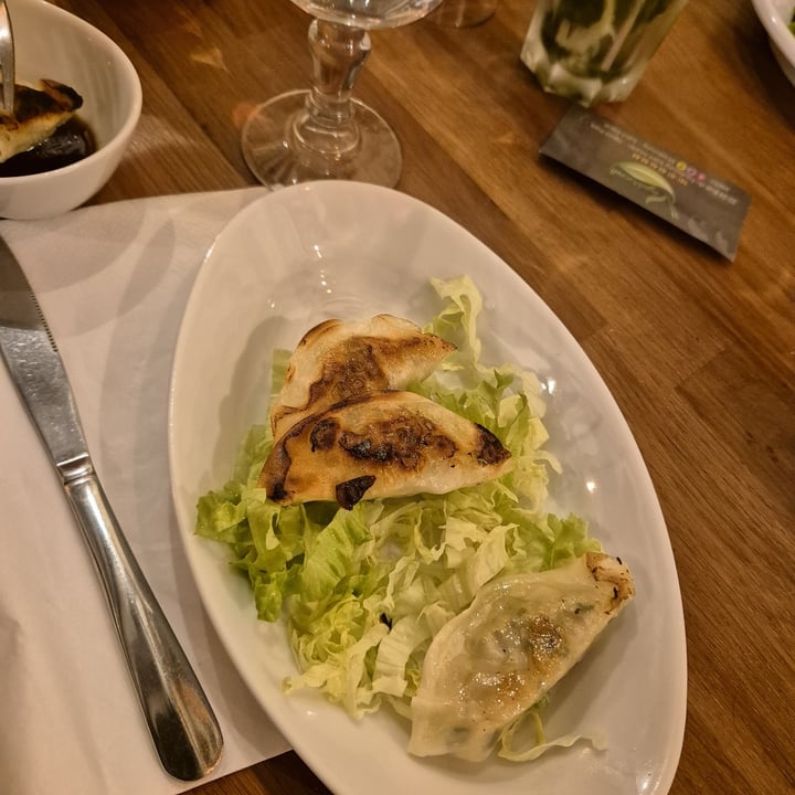 photo of Vegebowl Paris Raviolis Chinois Grillé shared by @anirudhguillaume on  17 Feb 2024 - review