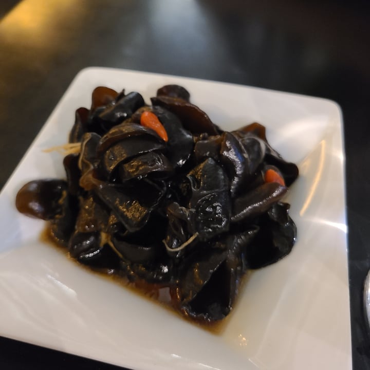photo of Din Tai Fung SouthCenter Wood Ear Mushrooms in vinegar shared by @sofihuasteca on  06 May 2024 - review