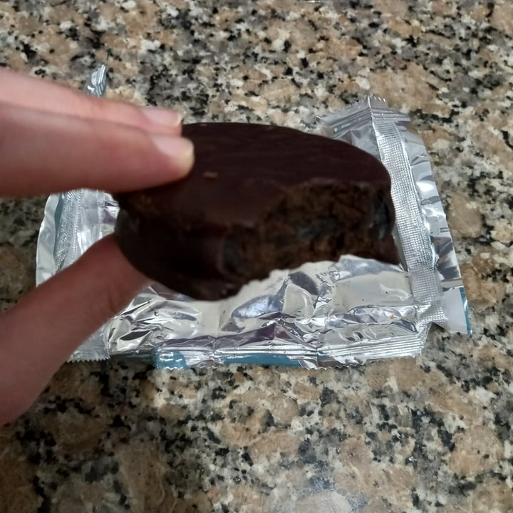 photo of Muecas Alfajor de ddl de coco y pasta de mani shared by @-fa on  11 Oct 2025 - review