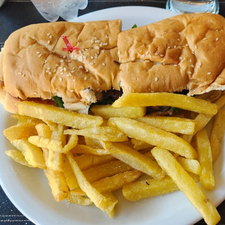 photo of Rock & Fierro's Bar Sandwich vegano shared by @ines1989 on  17 Apr 2024 - review