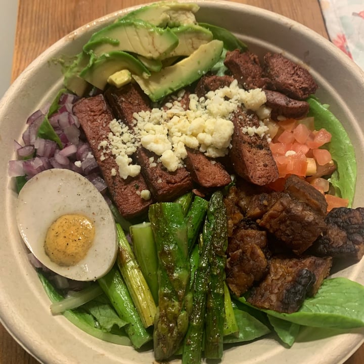 photo of Veggie Grill Spring Steak Salad shared by @roserose on  17 Mar 2024 - review