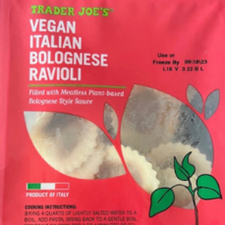 photo of Trader Joe's Vegan Italian Bolognese Ravioli shared by @unejanie on  22 Nov 2023 - review