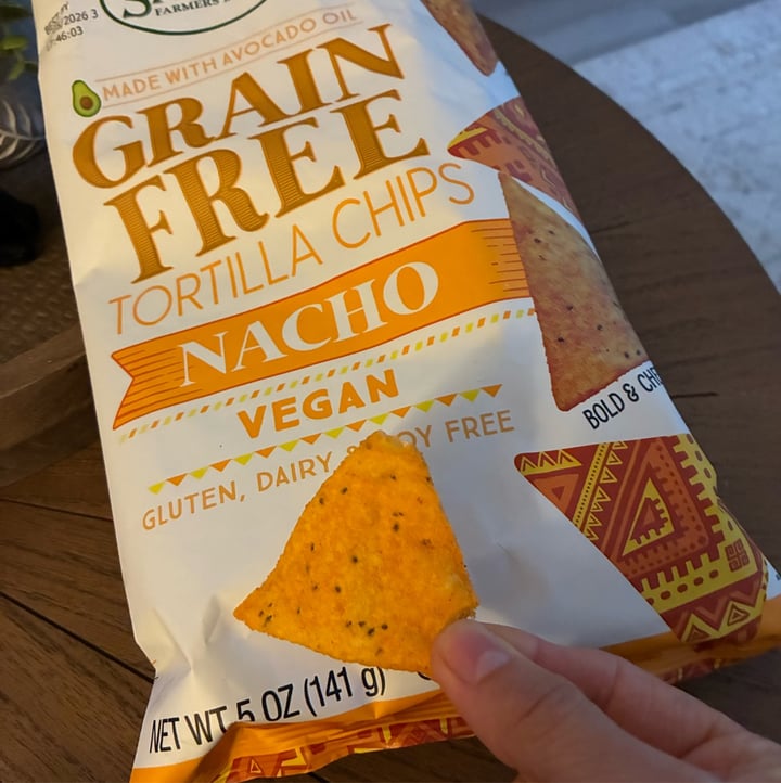 photo of Sprouts Farmers Market Grain Free Tortilla Chips Nacho shared by @islandbird on  16 Jul 2025 - review