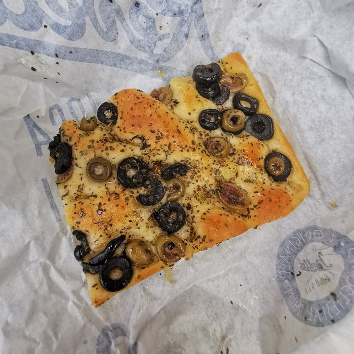 photo of Revello Focaccia mediterranea shared by @posataverde on  13 Aug 2025 - review
