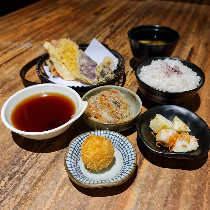 photo of Kinsahi Japanese Restaurant V. Mix Tempura Teishoku shared by @parismelody on  20 Apr 2024 - review