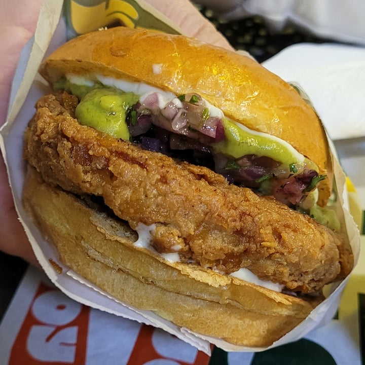 photo of Joy Burger Palermo holy guacamole shared by @valentinarolandelli on  02 Sep 2023 - review