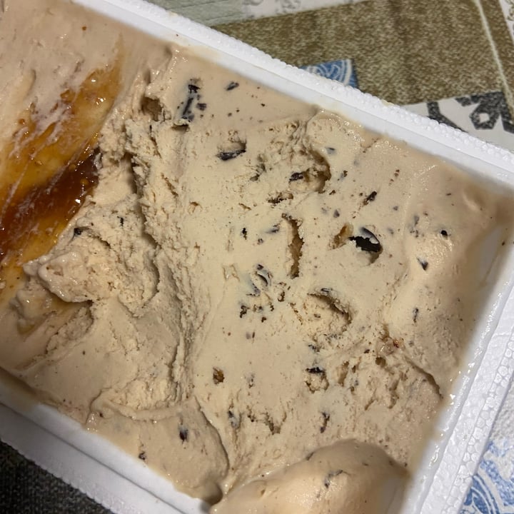 photo of Gelateria Baires 1997 vaschetta croccantino al rhum e fichi e noci shared by @aledece on  09 Oct 2025 - review