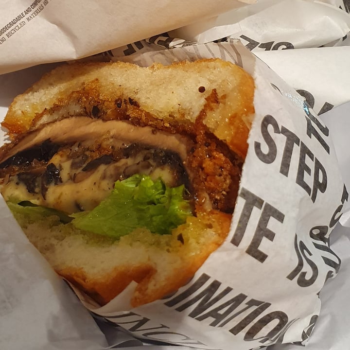 photo of VEGANBURG Woodleigh Shrooms Burg shared by @mushroomtarian on  10 Mar 2024 - review