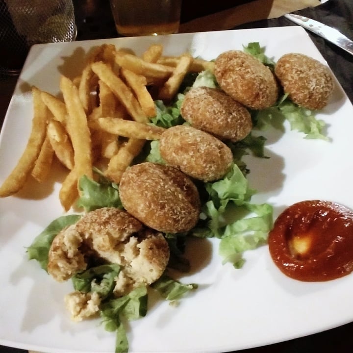 photo of Birrercole Piatto Falafel Con Patate Fritte shared by @geb on  04 Apr 2024 - review
