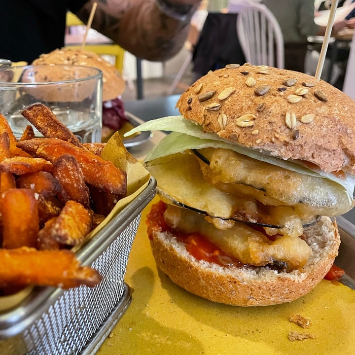 photo of Welldone tempura burger shared by @robertacor on  14 Oct 2024 - review