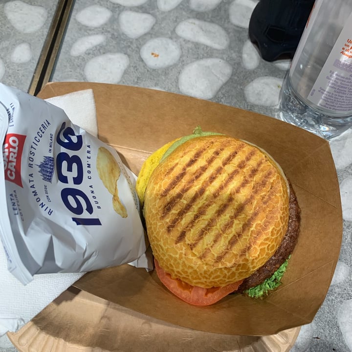 photo of Autogrill Gran Bosco Est wow burger shared by @ginnypinny on  11 Mar 2024 - review