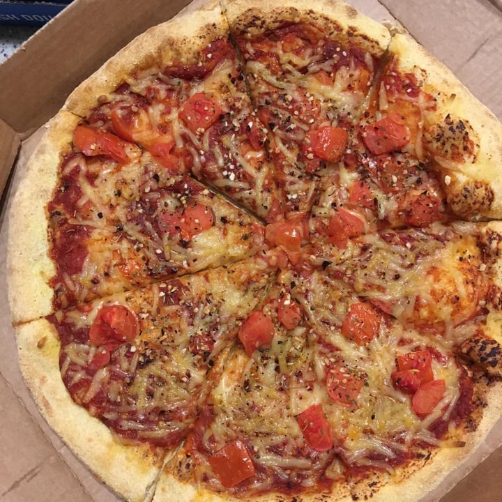 photo of Dominos Pizza Vegan Margherita shared by @salsedine on  06 Apr 2025 - review