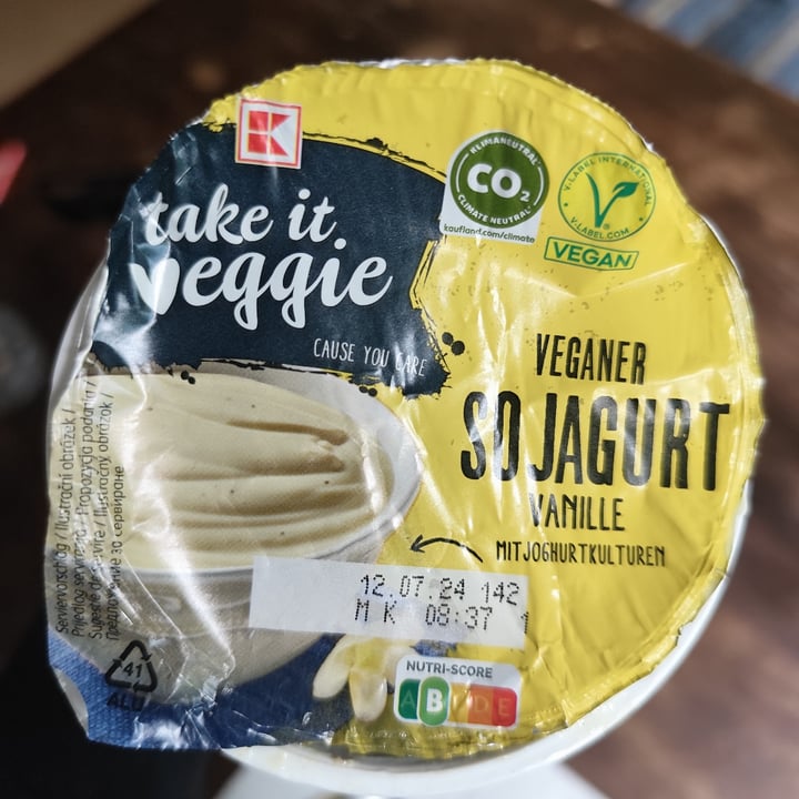 photo of Kaufland Take it Veggie Bio Sojagurt Vanille shared by @carliperli on  09 Jun 2024 - review