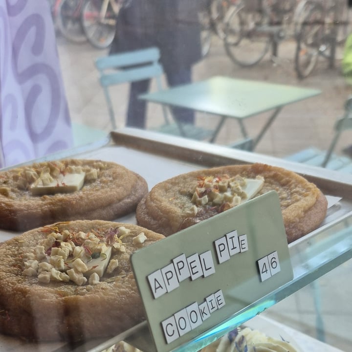 photo of Sweets By Camilla Apple pie cookie shared by @enkelvegan on  07 Oct 2025 - review