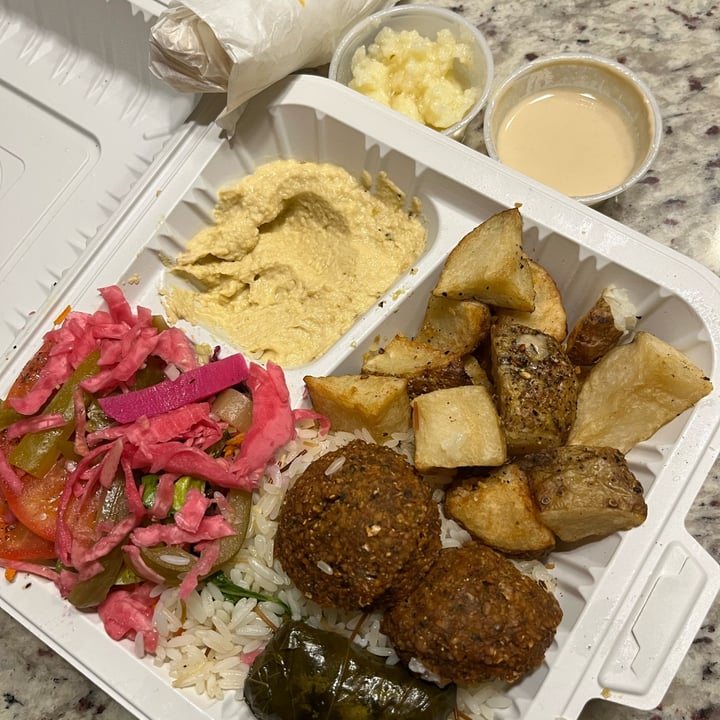 photo of Lakeside Shawarma & Souvlaki Veggie Platter shared by @veganvivid on  28 Mar 2024 - review