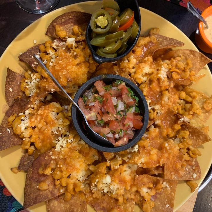 photo of La Doña Gastronomía Mexicana Topos Con Frijoles Y Pico De Gallo shared by @nrabaneda on  14 Jun 2025 - review