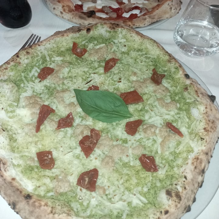 photo of Pizzeria Vizio 5 Il tonno contadino shared by @lagio on  01 May 2024 - review
