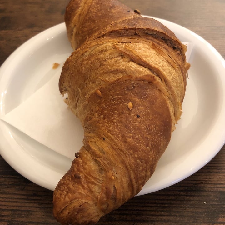 photo of Al Curto | aperitivi bar trieste brioche arancia amara vegana shared by @angelamarialamacchia on  02 Oct 2024 - review