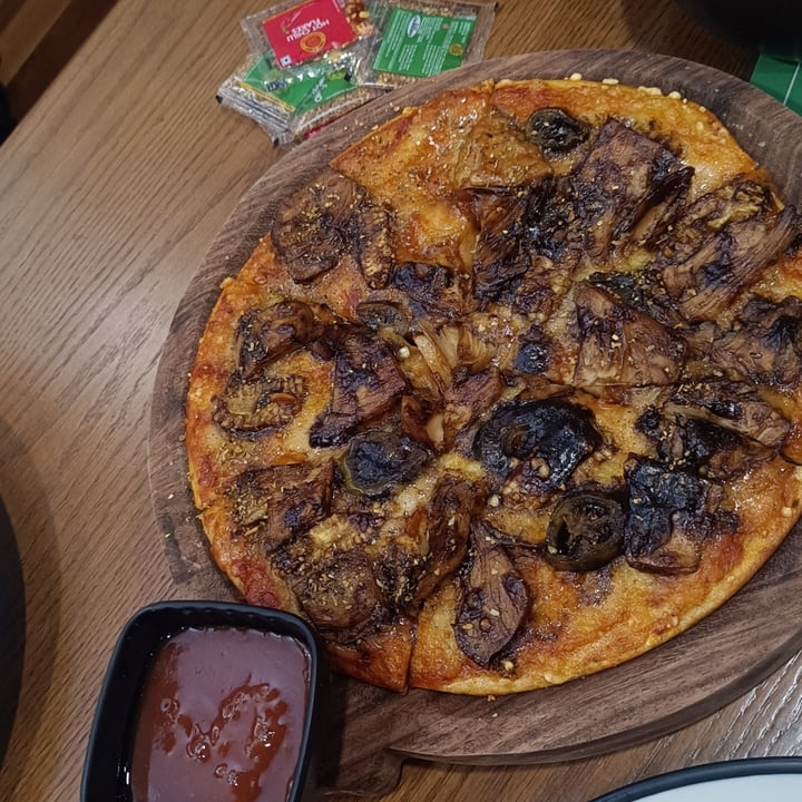 photo of Rollin' Plantz BBQ Protein Pizza shared by @shivaraman-g on  27 Dec 2024 - review