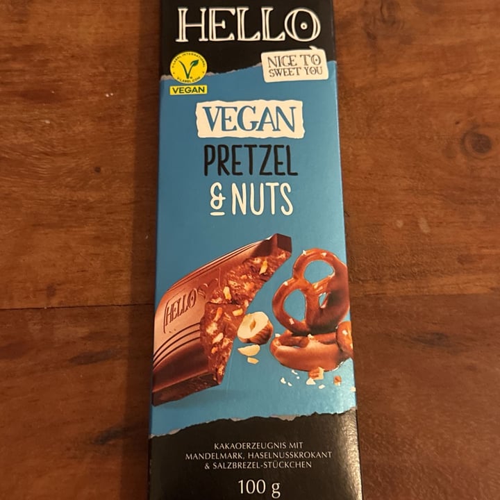 photo of Lindt Hello Vegan Pretzel & Nuts shared by @riminivegan on  13 Jul 2024 - review