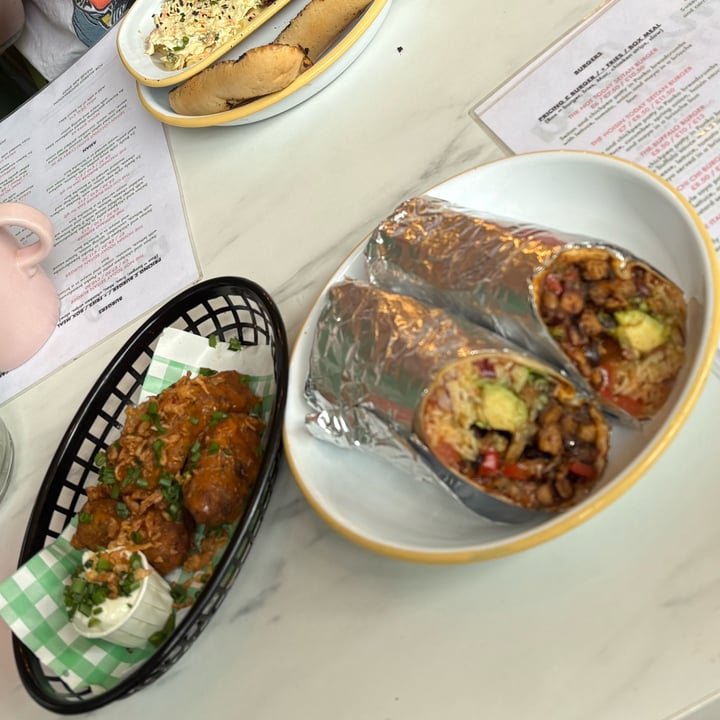 photo of Monstera Canteen Burrito & Seitan Wings shared by @jakeastonfta on  08 May 2025 - review