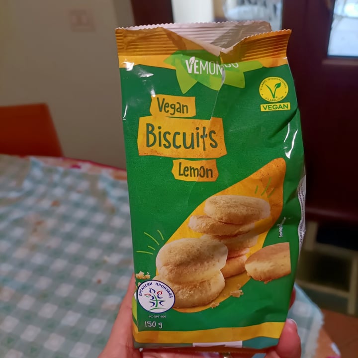 photo of Vemondo vegan biscuits lemon shared by @olli71 on  08 Jan 2024 - review