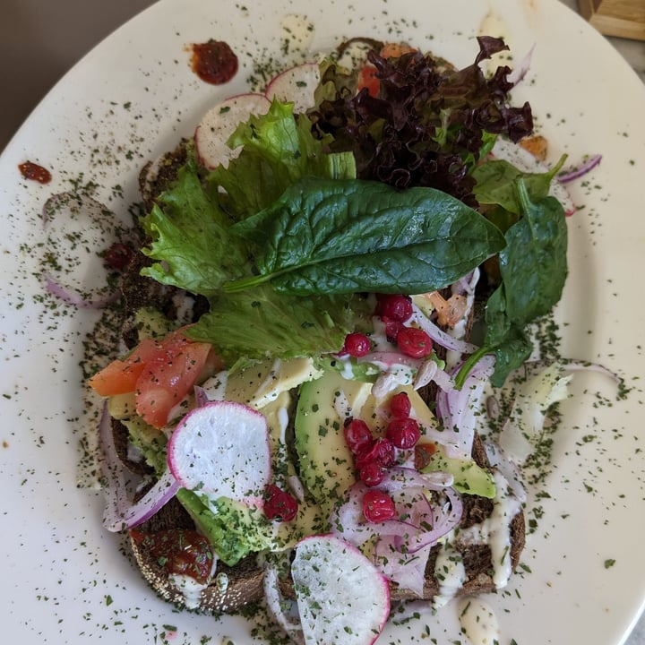 photo of Loof Avocado Toast (Bread) shared by @fancyratrescue on  04 Sep 2023 - review