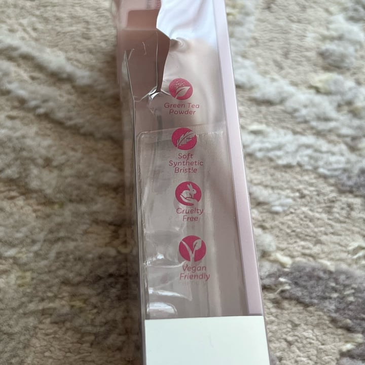 photo of KillyS #02 Blush&bronzer brush shared by @paisi on  19 Mar 2025 - review