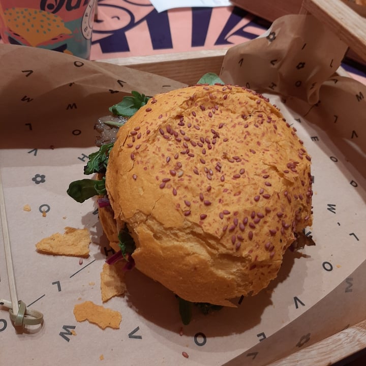 photo of Flower Burger botanical burger shared by @mariarcaveg on  05 Oct 2023 - review