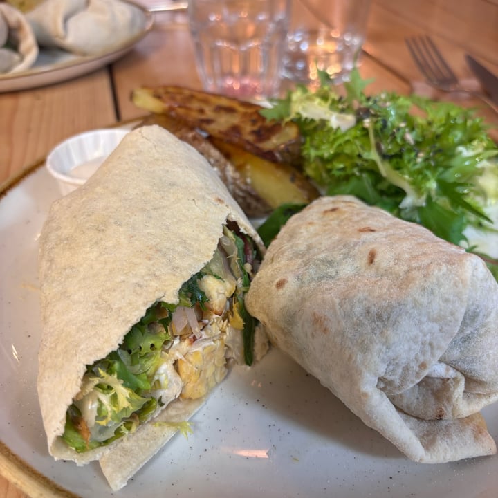 photo of Aromaticus hummus-pita-bistecchine-dolcetto shared by @ciaobau on  17 Jun 2025 - review