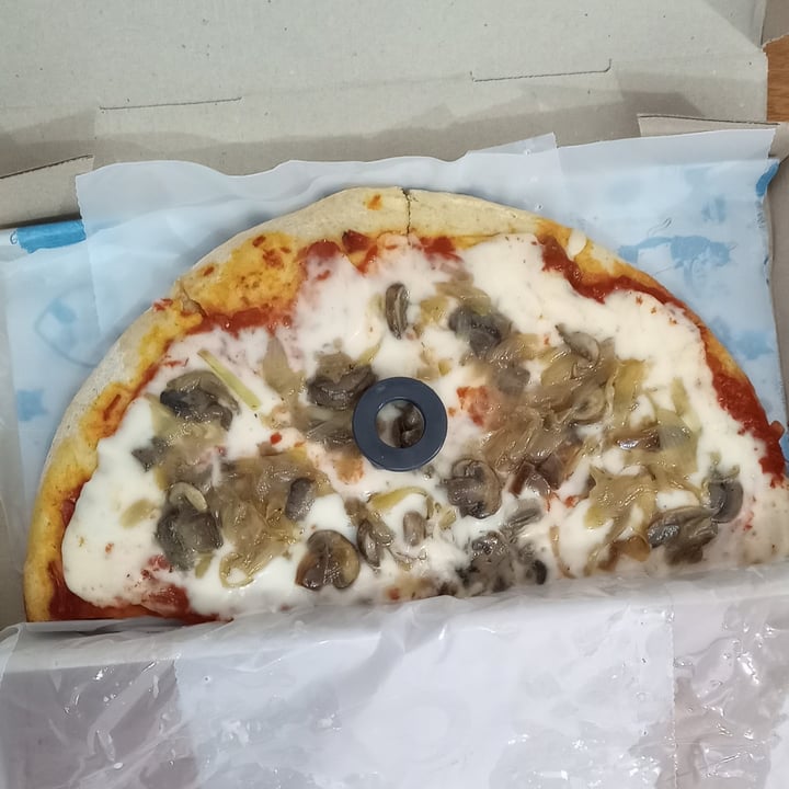 photo of Hevalê Cocina Vegana y Vegetariana (Ahora Sattva es Hevalê) Pizza de Champiñones shared by @giselle82 on  23 Aug 2023 - review