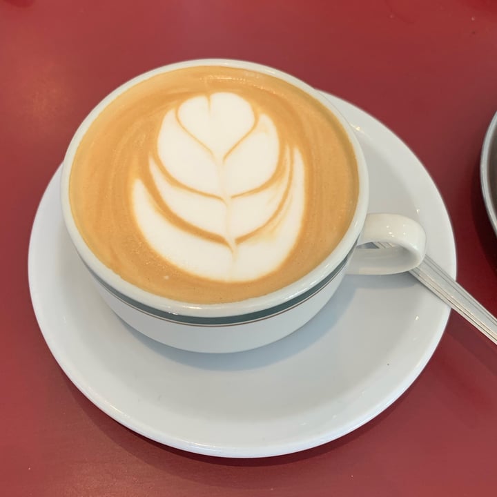 photo of Corto Maltés Café Latte doble shared by @sechague on  21 Apr 2024 - review