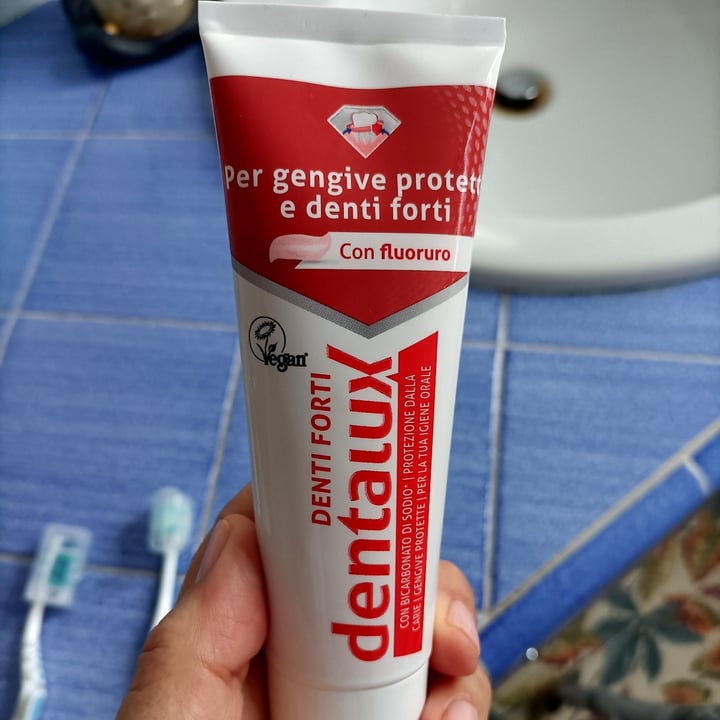 photo of Dentalux denti forti dentifricio shared by @olli71 on  07 Aug 2025 - review