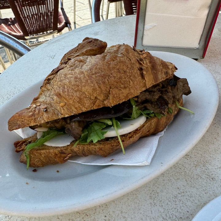 photo of The Caffe Rosso Croissant With Eggplant And Rice Mozzarella shared by @slovenianveganfinds on  02 Sep 2024 - review