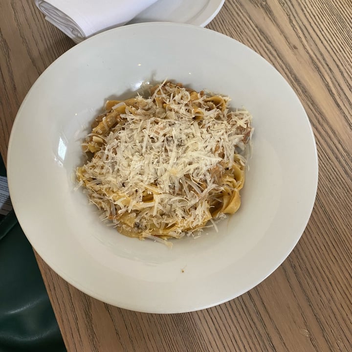 photo of MILA Mushroom + Sausage Tagliatelle shared by @alerrag on  15 May 2024 - review
